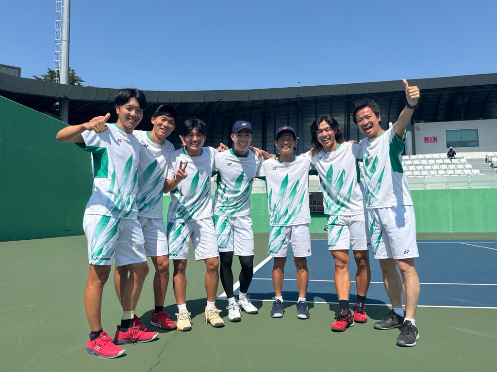 ヨネックス　セットアップ　黒　日本代表 YONEX ヨネックス メンズ ウォームアップ上下セット 50134/60134